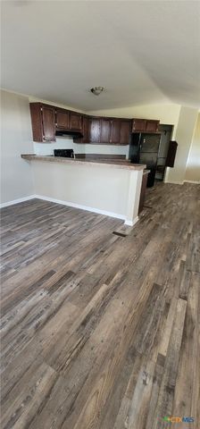 703 W Oakland Avenue, Seadrift, TX 77983