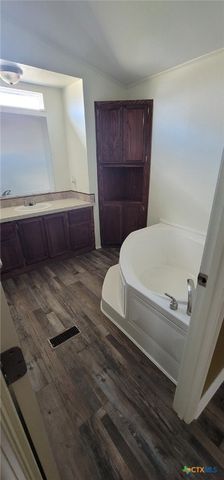 703 W Oakland Avenue, Seadrift, TX 77983