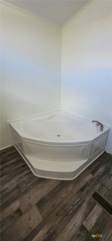 703 W Oakland Avenue, Seadrift, TX 77983