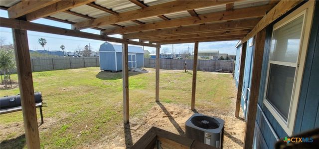 703 W Oakland Avenue, Seadrift, TX 77983