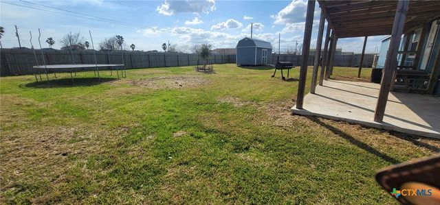 703 W Oakland Avenue, Seadrift, TX 77983