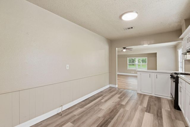 1109 E Walker Street, League City, TX 77573