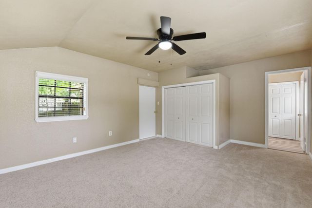 1109 E Walker Street, League City, TX 77573