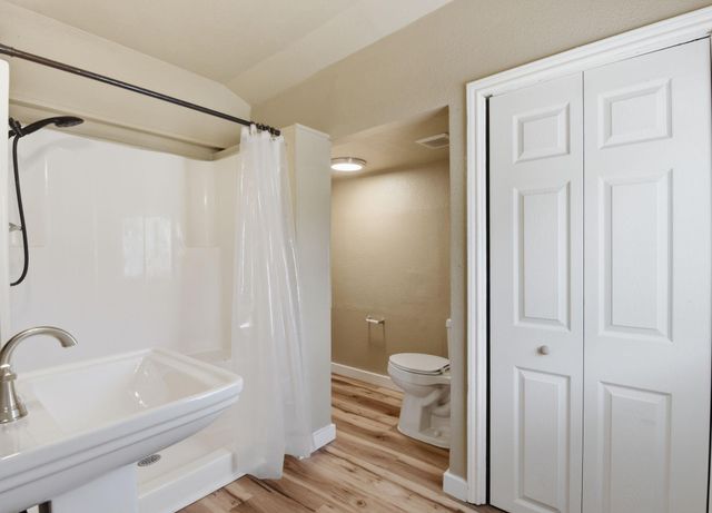 1109 E Walker Street, League City, TX 77573