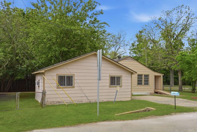 1109 E Walker Street, League City, TX 77573