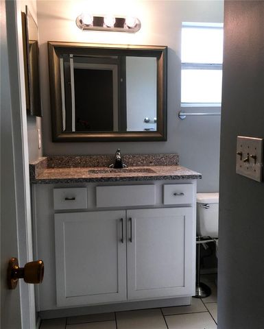 1311 E WASHINGTON STREET, Orlando, FL 32801