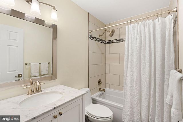 111 ASHBY CT, Mt Laurel, NJ 08054