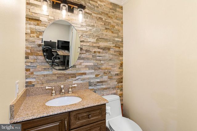 111 ASHBY CT, Mt Laurel, NJ 08054