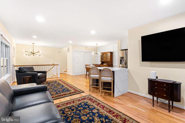 111 ASHBY CT, Mt Laurel, NJ 08054