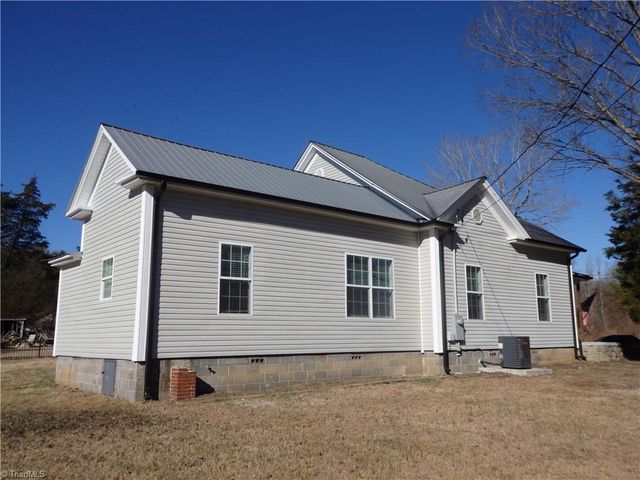 491 W Peacock Avenue, Denton, NC 27239