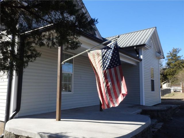 491 W Peacock Avenue, Denton, NC 27239