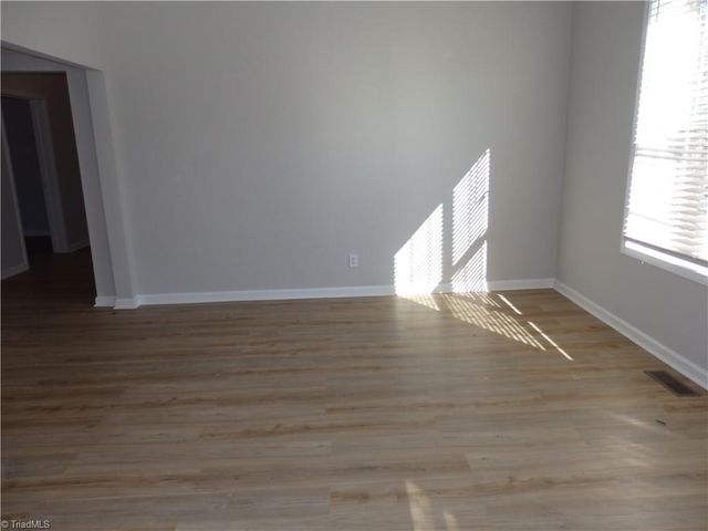 491 W Peacock Avenue, Denton, NC 27239