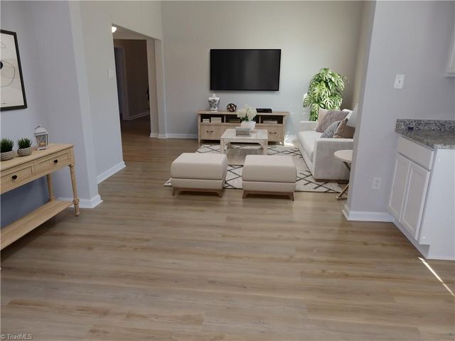 491 W Peacock Avenue, Denton, NC 27239