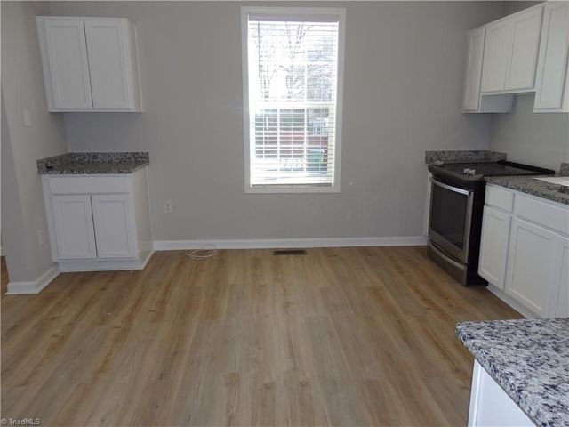 491 W Peacock Avenue, Denton, NC 27239