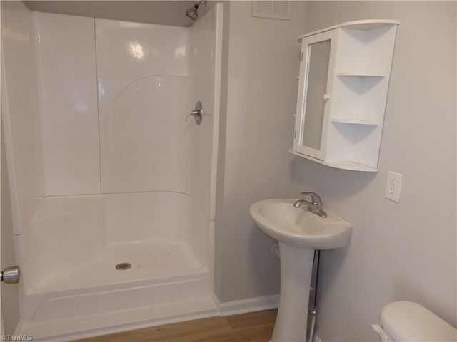 491 W Peacock Avenue, Denton, NC 27239