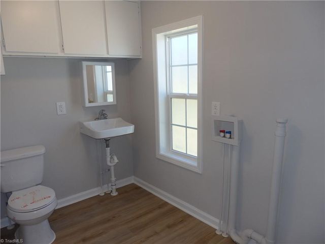 491 W Peacock Avenue, Denton, NC 27239