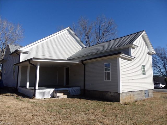 491 W Peacock Avenue, Denton, NC 27239
