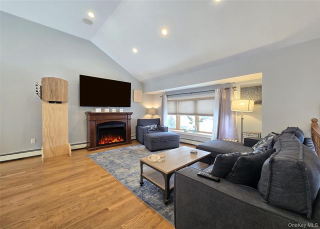 46 Harvest Lane, Commack, NY 11725