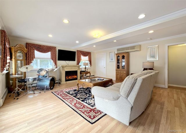 46 Harvest Lane, Commack, NY 11725