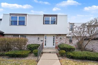 31120 Hunters Drive Drive 98, Farmington Hills, MI 48334