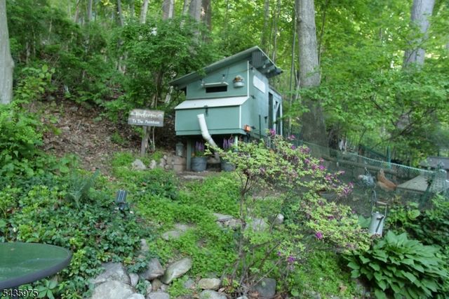 162 Lakeside Dr, Liberty Twp., NJ 07823