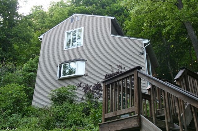 162 Lakeside Dr, Liberty Twp., NJ 07823
