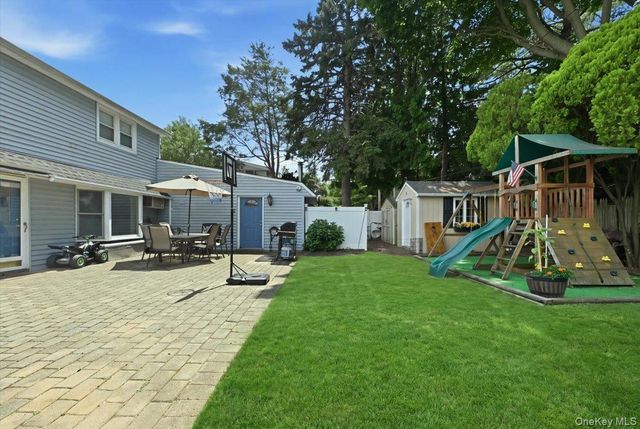 64 Bridle Lane, Hicksville, NY 11801