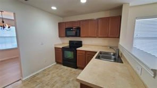 217 Silver Lake Trail, Fort Worth, TX 76140