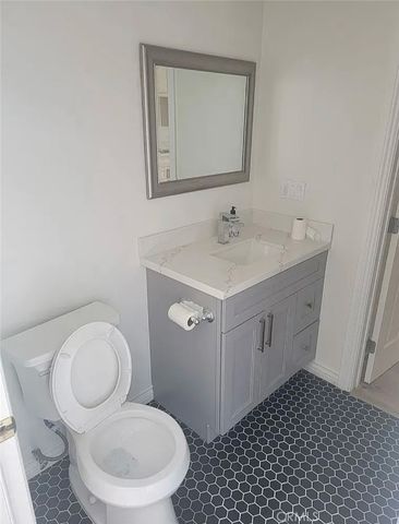 22233 Burton, Canoga Park, CA 91304