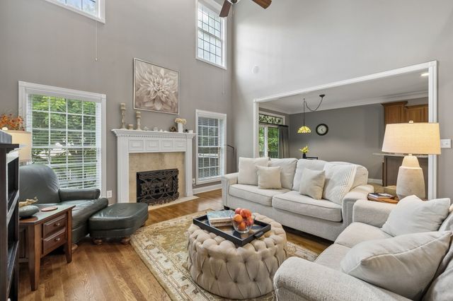 114 Hunt Crest Ct, Clarksville, TN 37043
