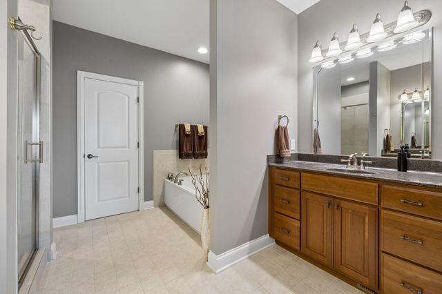 114 Hunt Crest Ct, Clarksville, TN 37043