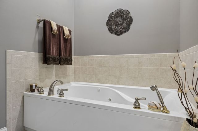 114 Hunt Crest Ct, Clarksville, TN 37043
