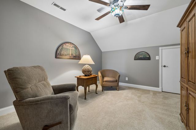 114 Hunt Crest Ct, Clarksville, TN 37043