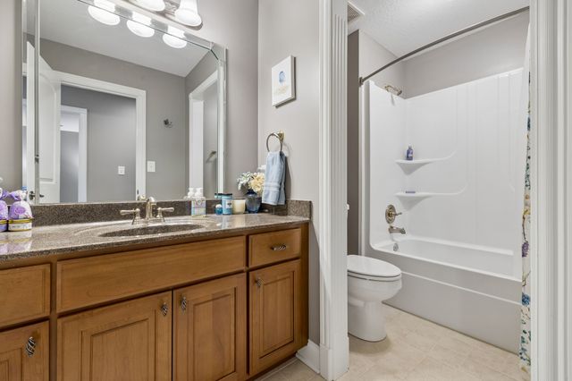114 Hunt Crest Ct, Clarksville, TN 37043