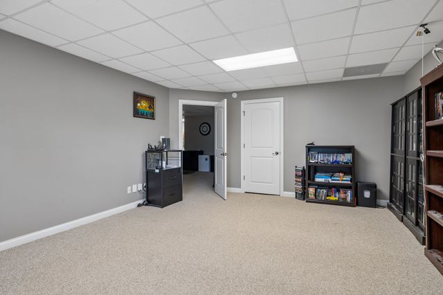 114 Hunt Crest Ct, Clarksville, TN 37043