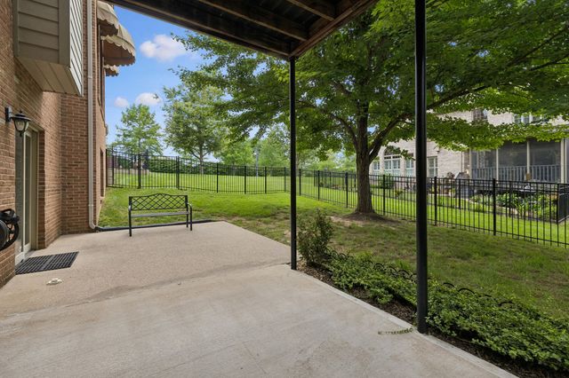 114 Hunt Crest Ct, Clarksville, TN 37043