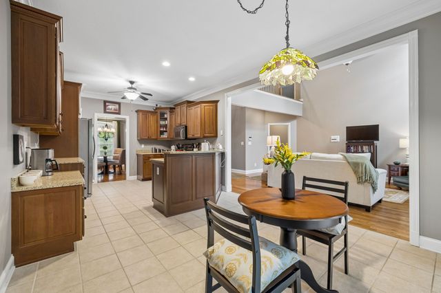 114 Hunt Crest Ct, Clarksville, TN 37043