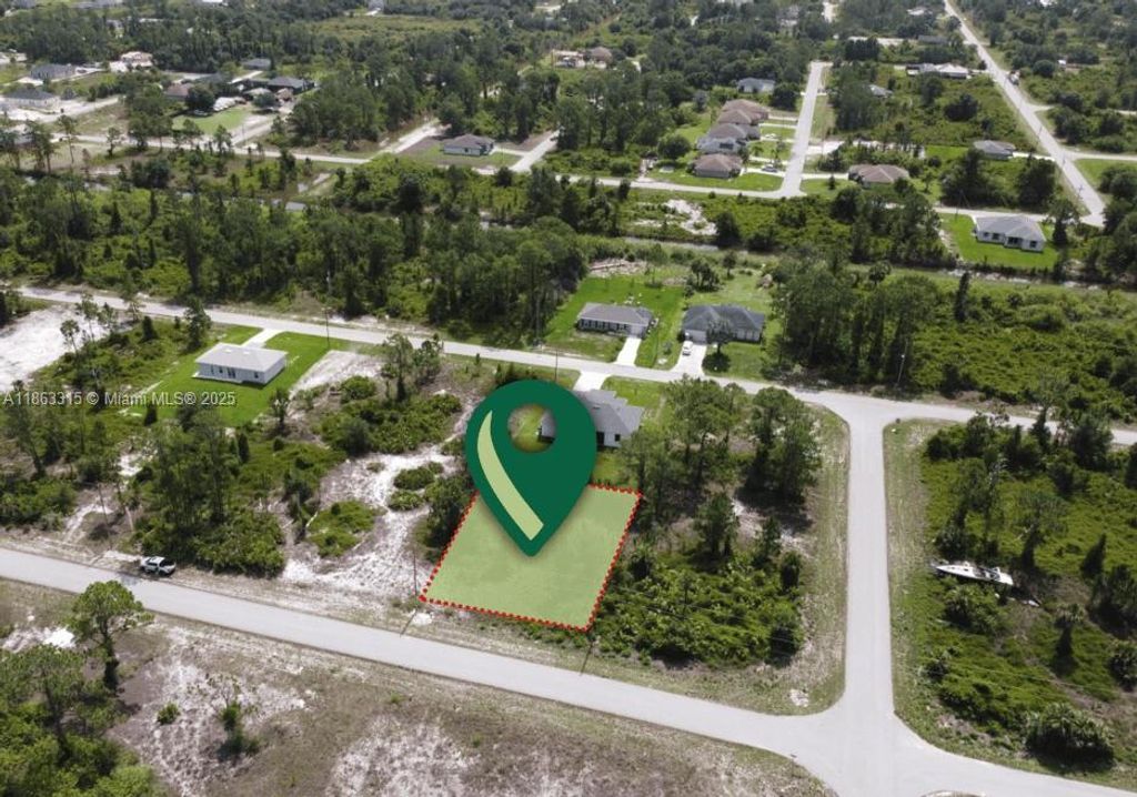 535 Beach Ave S, Lehigh Acres, FL 33974