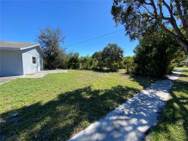 1654 43rd Street, West Palm Beach, FL 33407