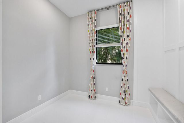 8685 Parkland Bay Drive, Parkland, FL 33076