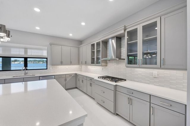 8685 Parkland Bay Drive, Parkland, FL 33076