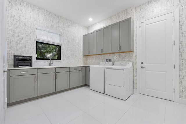 8685 Parkland Bay Drive, Parkland, FL 33076