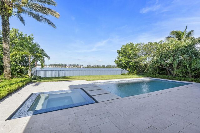 8685 Parkland Bay Drive, Parkland, FL 33076