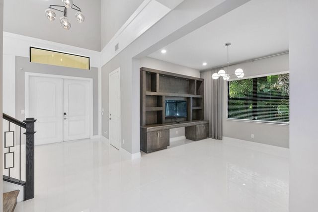 8685 Parkland Bay Drive, Parkland, FL 33076