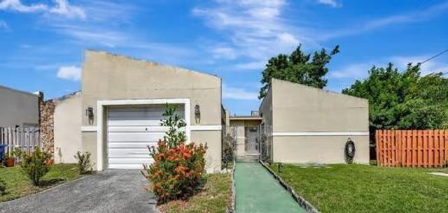 9725 NW 26th Court 4, Sunrise, FL 33322