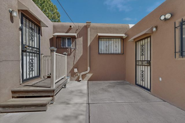 1025 Arizona Street SE, Albuquerque, NM 87108