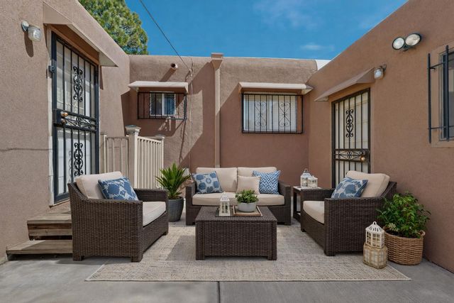 1025 Arizona Street SE, Albuquerque, NM 87108