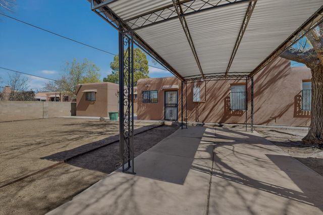 1025 Arizona Street SE, Albuquerque, NM 87108