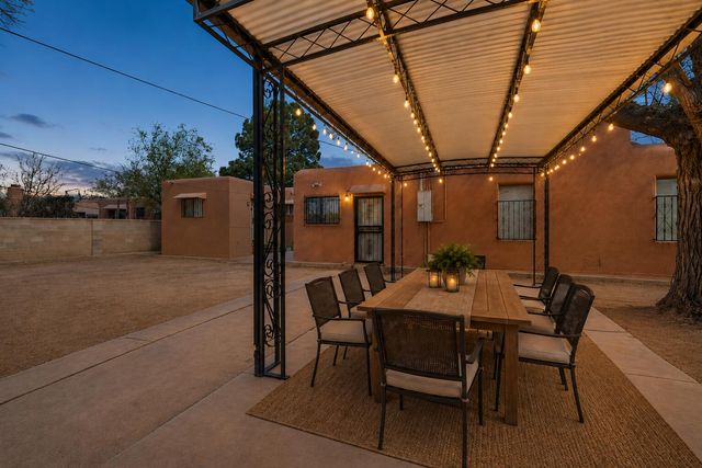 1025 Arizona Street SE, Albuquerque, NM 87108