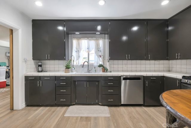 16040 Parthenia, North Hills, CA 91343
